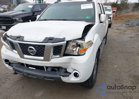 2013 Nissan Frontier Pro-4X z USA, uszkodzony, nr VIN 1N6AD0EV6DN737349